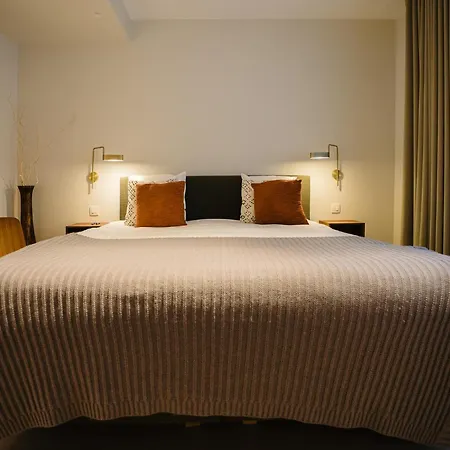 Du Bassin Hotel